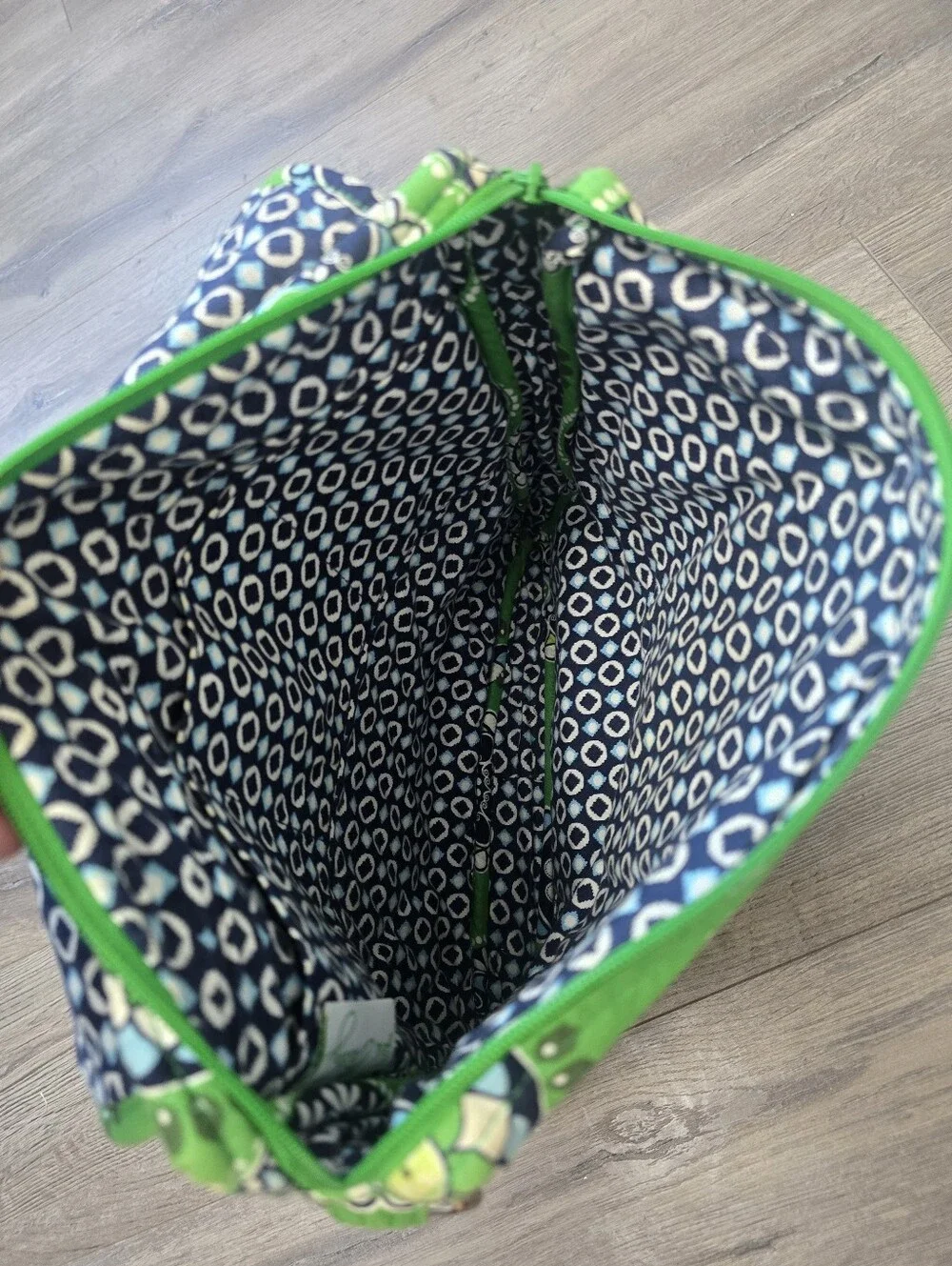 Vera Bradley Quilted Mailbag Crossbody Cupcake Green Floral Paisley Pattern